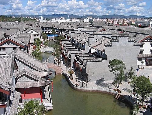 《爱情公寓1》胡一菲和曾小贤误会了美嘉什么事情呢？游戏画面